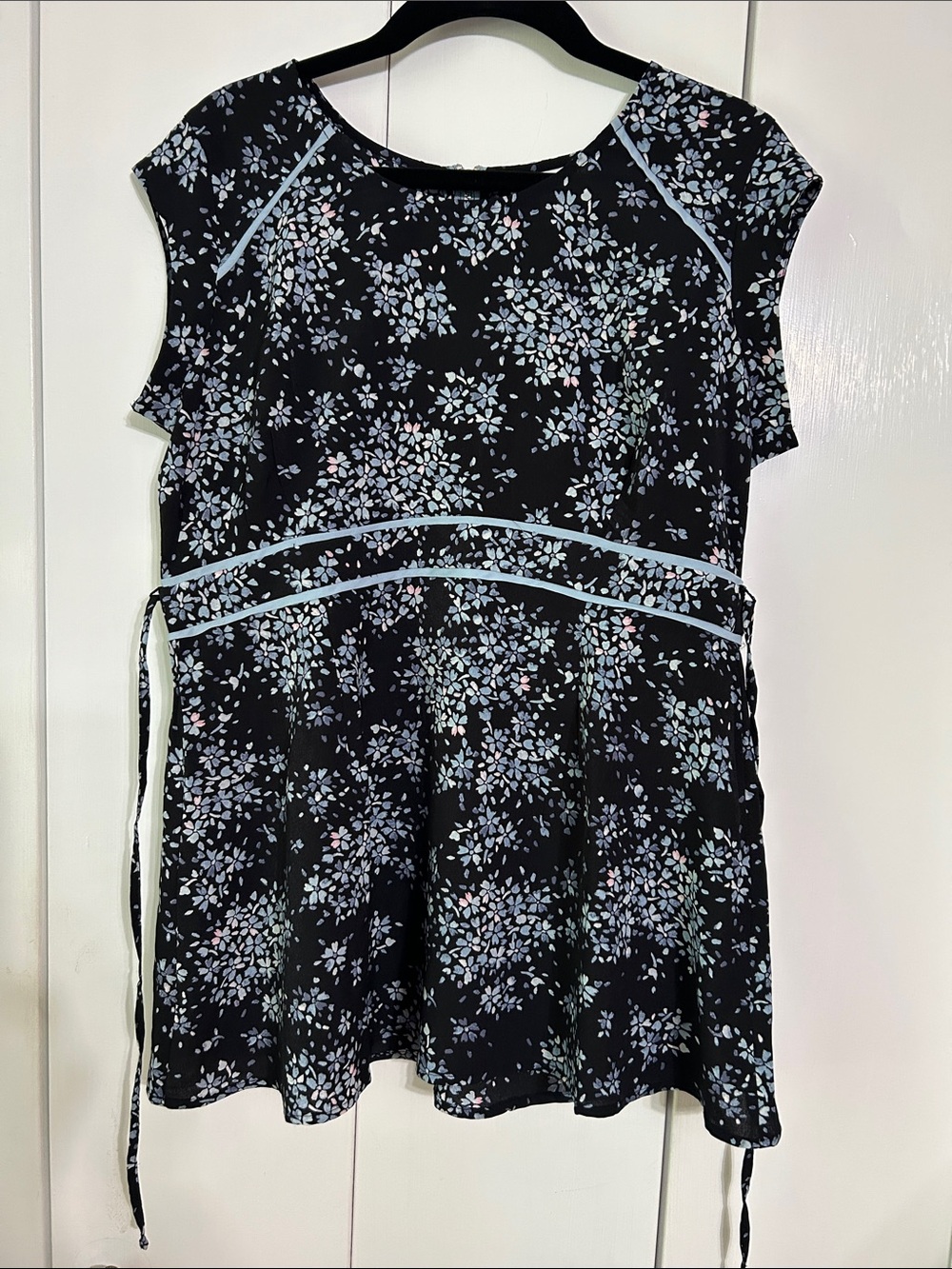 Motherhood Maternity navy floral capped sleeve blouse